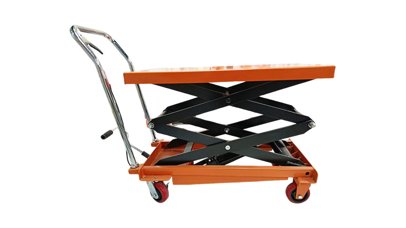 Wie gehe ich mit einer Fehlfunktion der Hydraulikpumpe in einem LKW mit hydraulischer Hebebühne um?